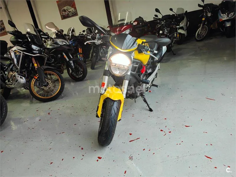 Ducati Monster 696 – Vista 18