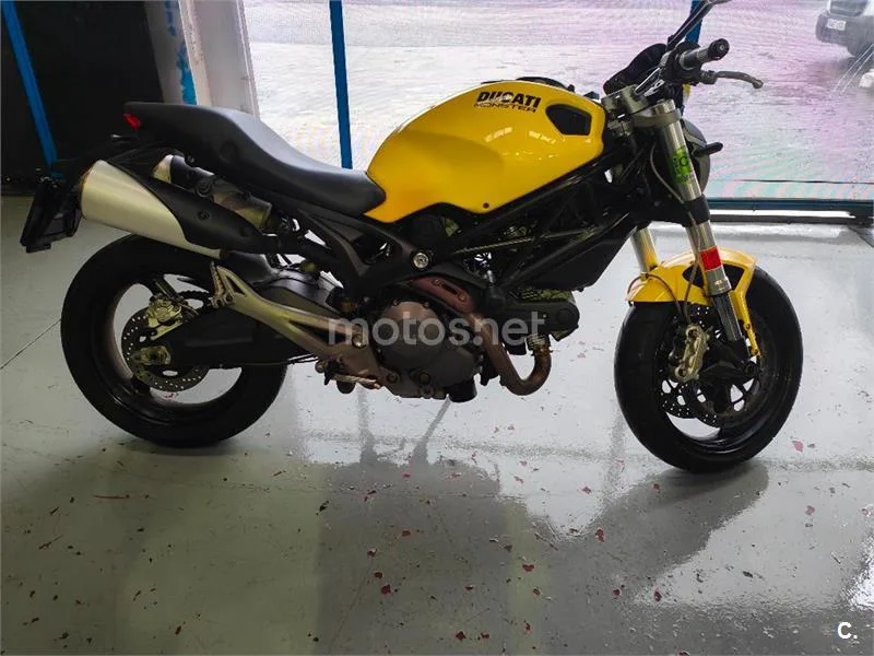 Ducati Monster 696 – Vista 3