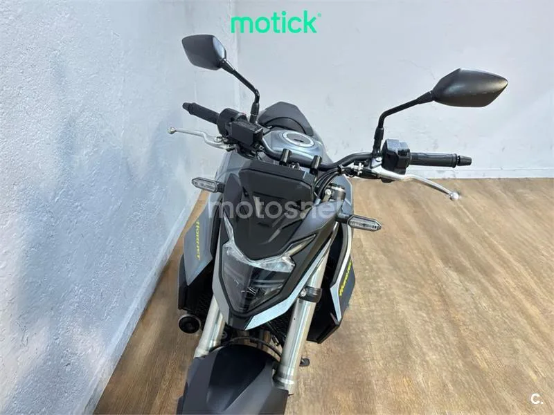 Honda CB 750 Hornet – Vista 11