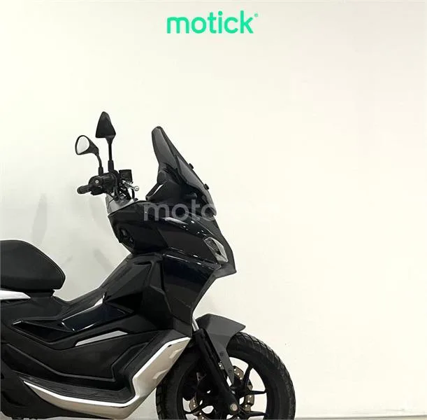 Aprilia SR GT 125 – Vista 4