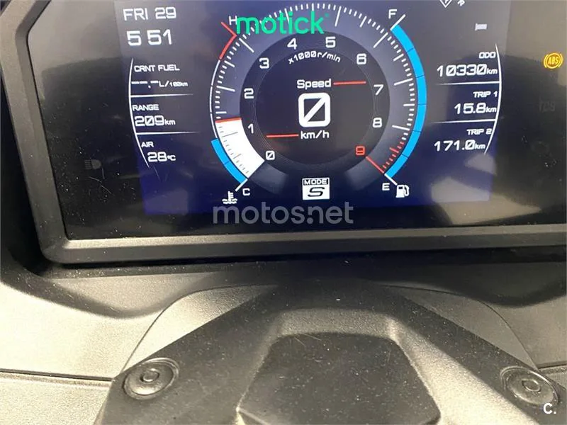Yamaha TMAX – Vista 4