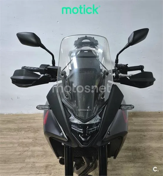 Honda XL 750 Transalp – Vista 8