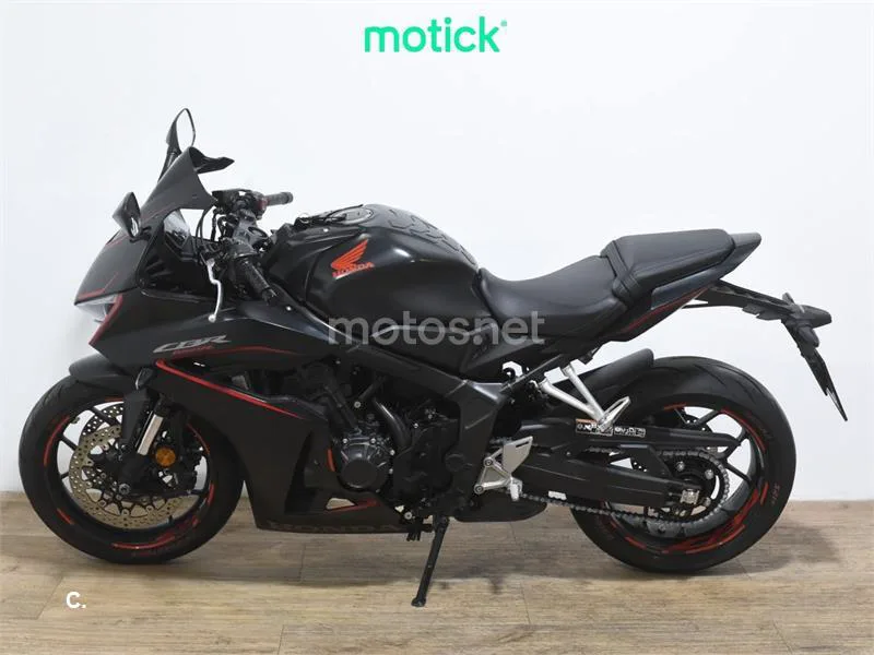 Honda CBR 650 R – Vista 7