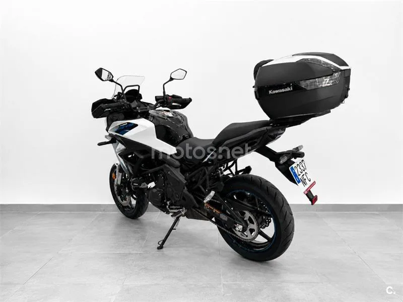 Kawasaki Versys – Vista 11