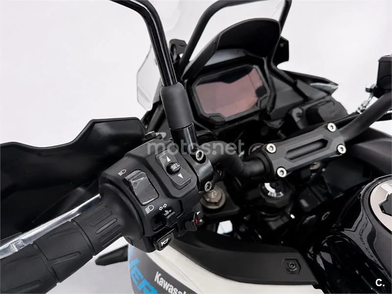 Kawasaki Versys – Vista 13
