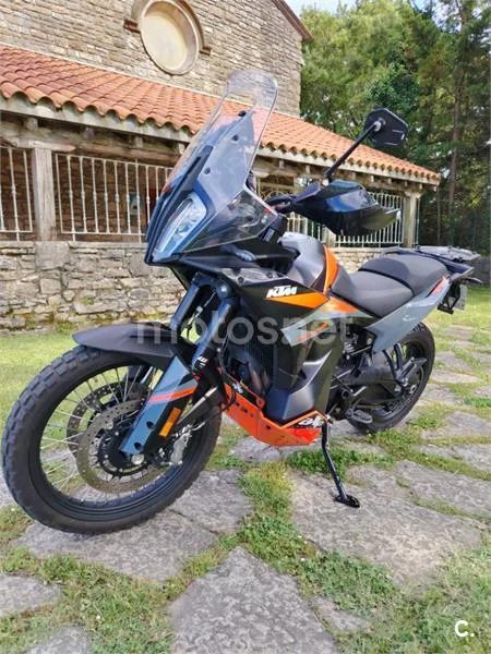 KTM 890 – Vista 2