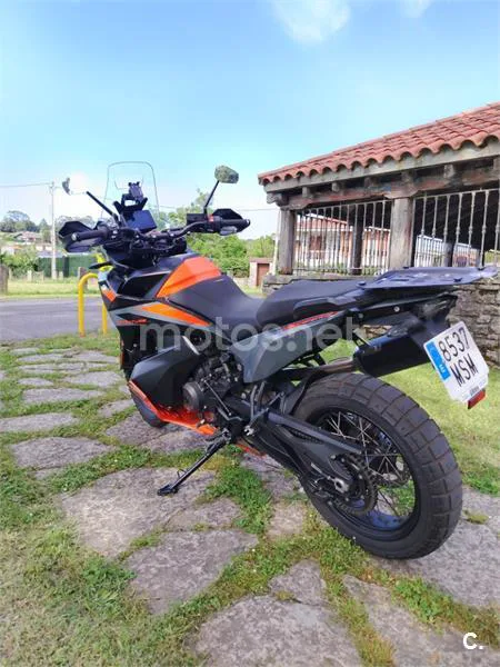 KTM 890 – Vista 3