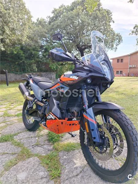 KTM 890 – Vista 6