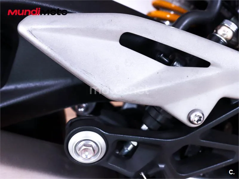 Triumph Street Triple – Vista 16