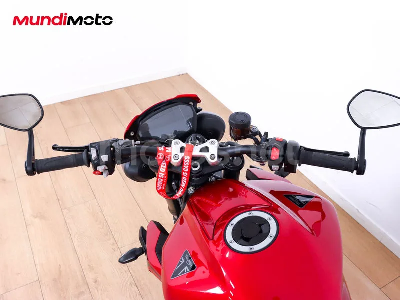 Triumph Street Triple - Vista 22