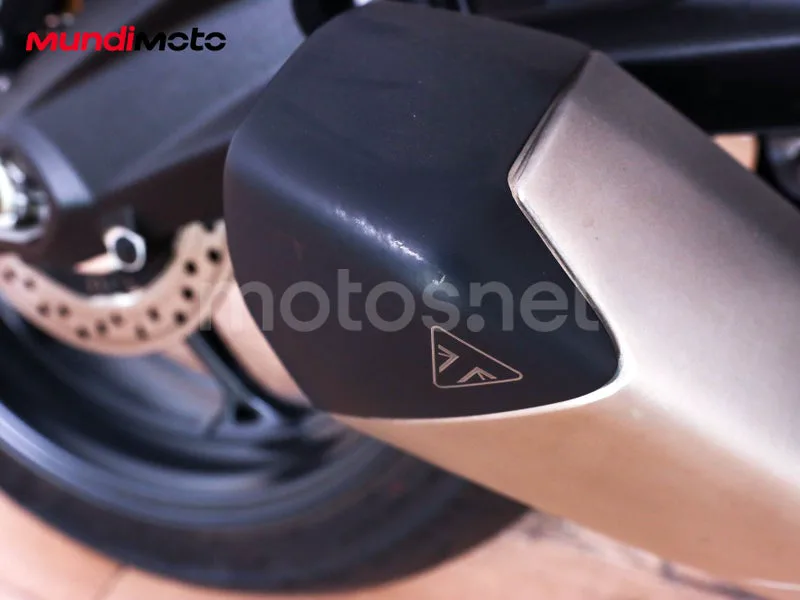 Triumph Street Triple - Vista 28