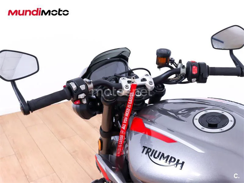 Triumph Street Triple – Vista 11