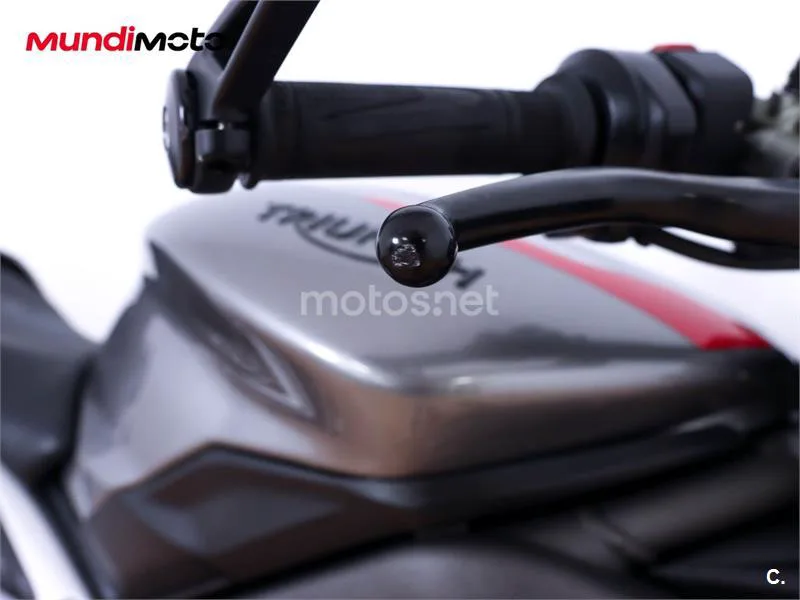 Triumph Street Triple – Vista 15