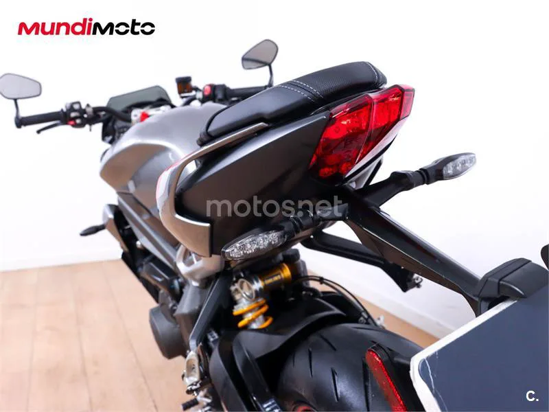 Triumph Street Triple – Vista 9