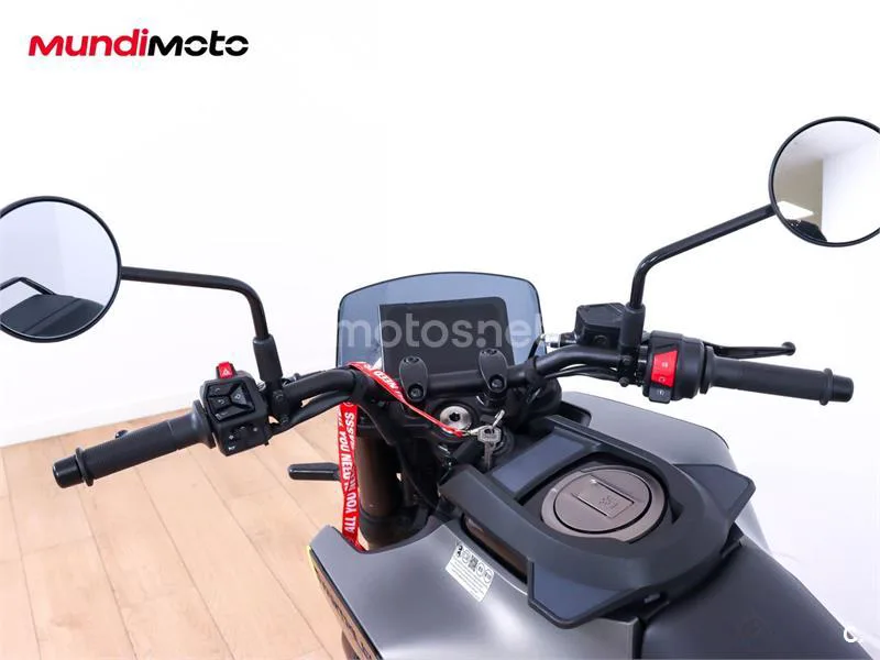 Husqvarna Svartpilen 401 – Vista 11
