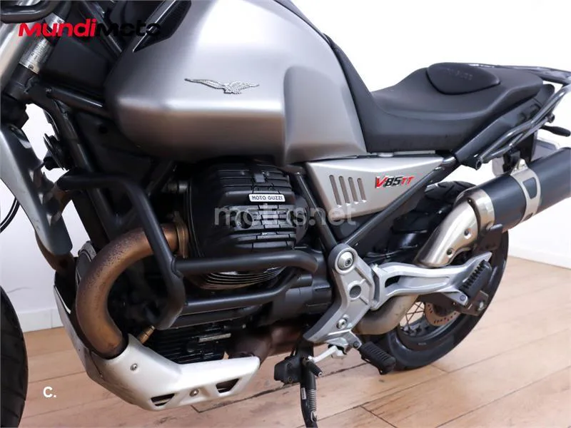 Moto Guzzi V85 TT – Vista 10