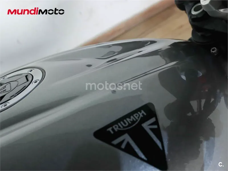Triumph Street Triple – Vista 15