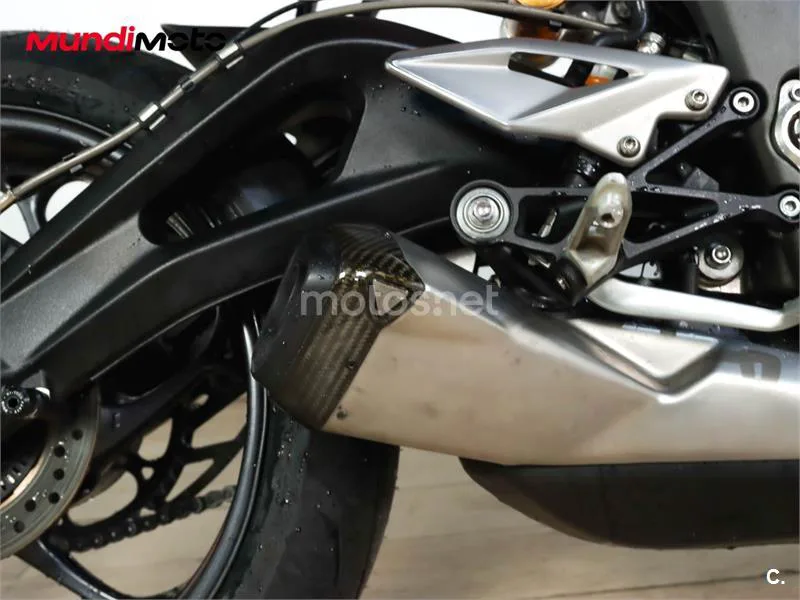 Triumph Street Triple – Vista 16