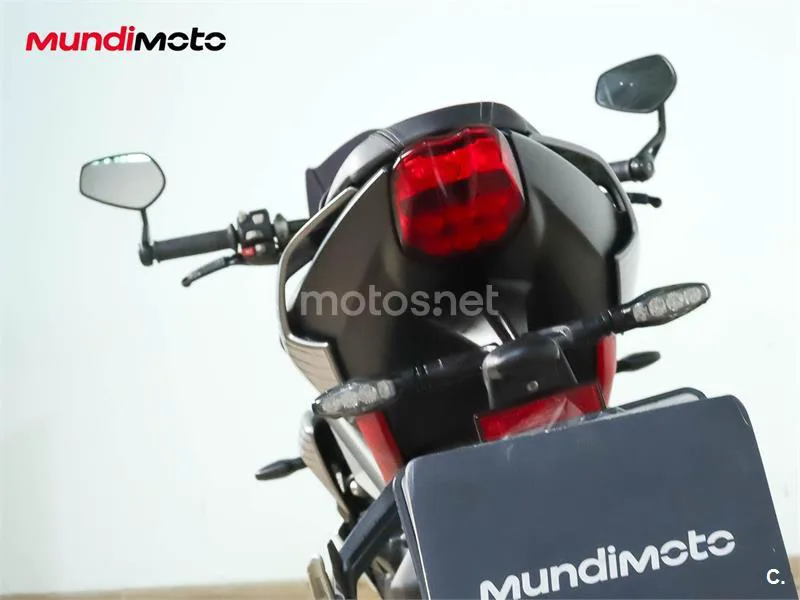 Triumph Street Triple – Vista 9