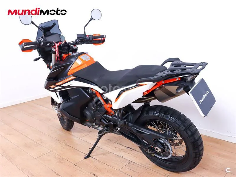KTM 890 – Vista 8