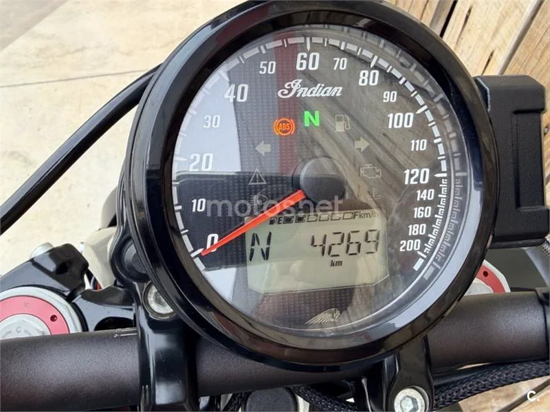 Indian FTR 1200 – Vista 12