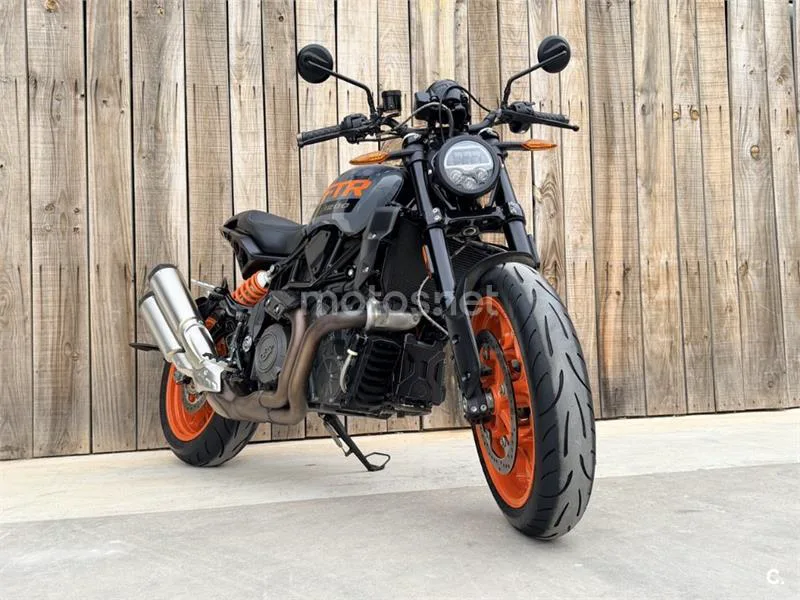 Indian FTR 1200 – Vista 14