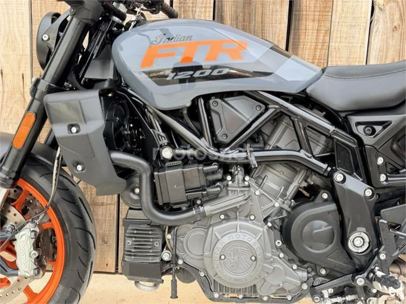 Indian FTR 1200 – Vista 3