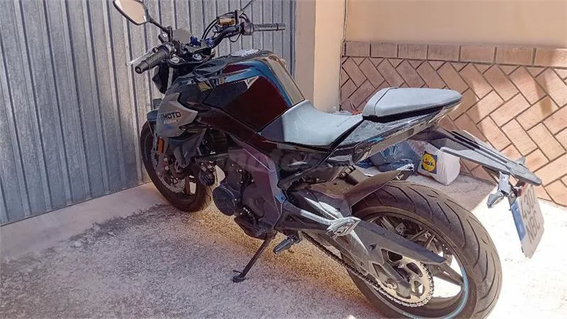 CFMOTO 650NK – Vista 4
