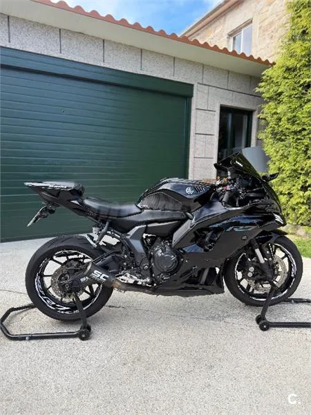 Yamaha R7 – Vista 2
