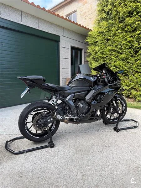 Yamaha R7 – Vista 4