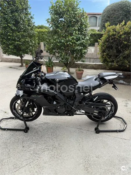 Yamaha R7 – Vista 6