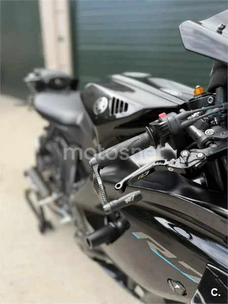 Yamaha R7 – Vista 10