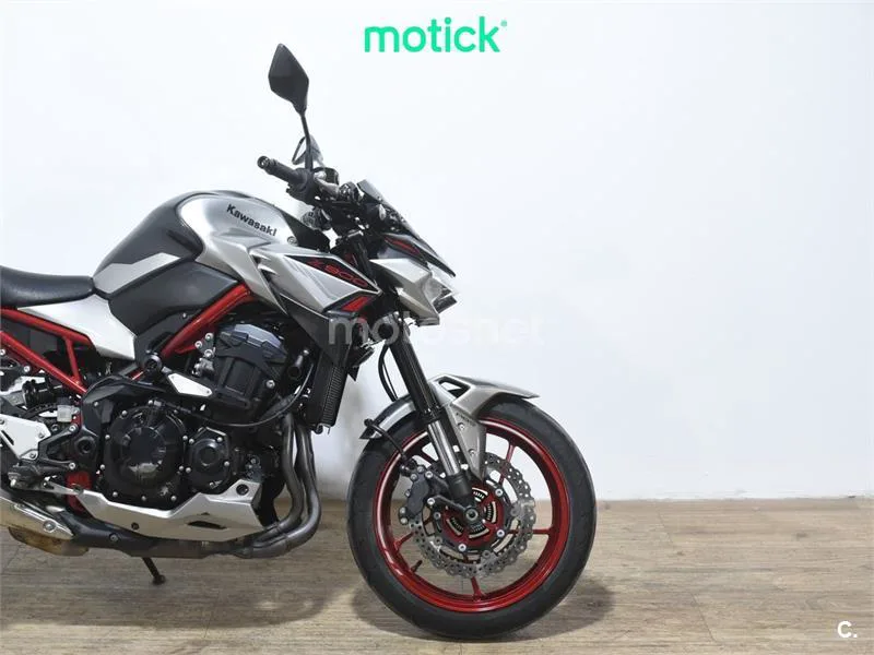 Kawasaki Z900 – Vista 3