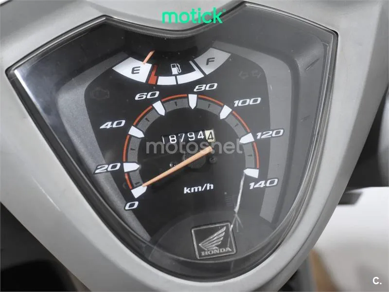 Honda Vision 110 – Vista 5