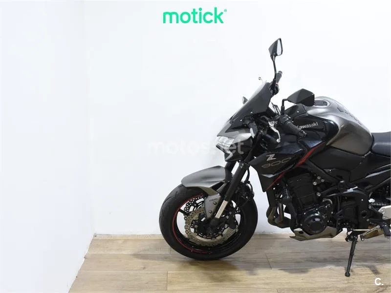 Kawasaki Z900 – Vista 8