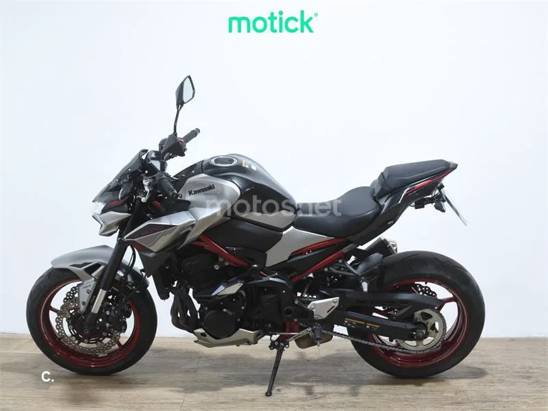 Kawasaki Z900 – Vista 7