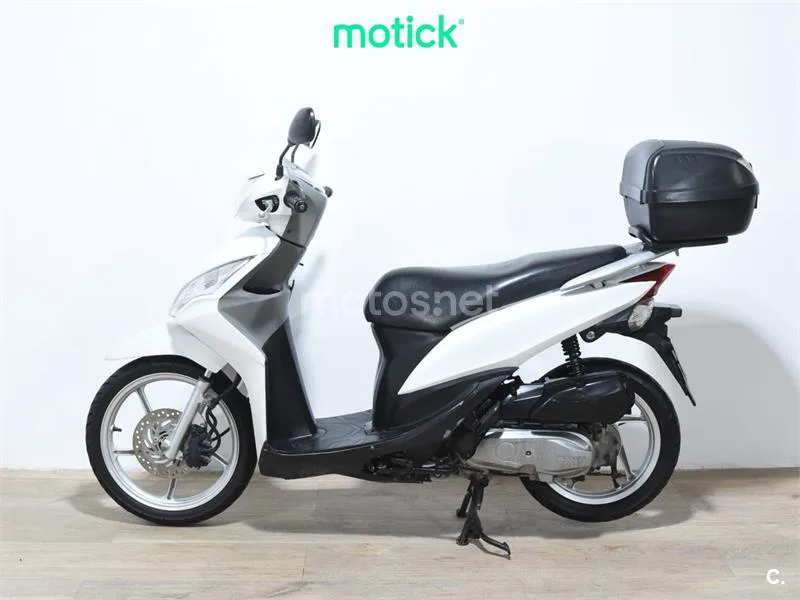 Honda Vision 110 – Vista 7