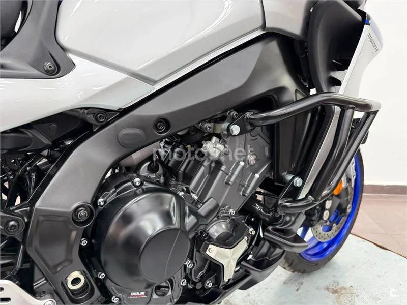 Yamaha Tracer 9 – Vista 16