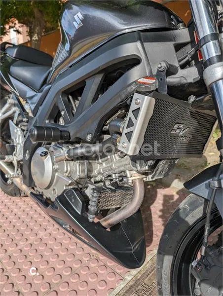 Suzuki Bandit 650 – Vista 6