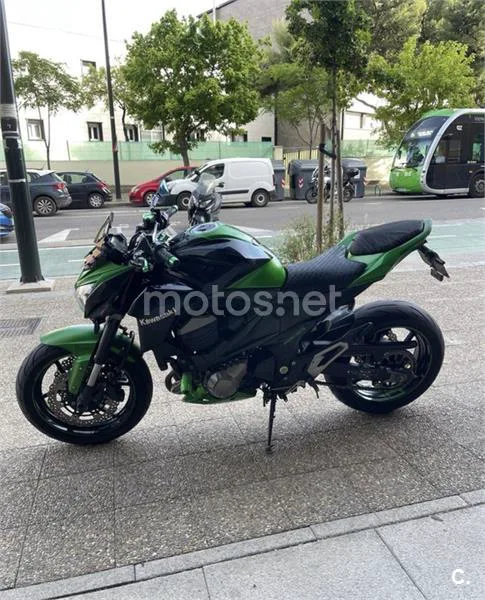 Kawasaki Z800 – Vista 2