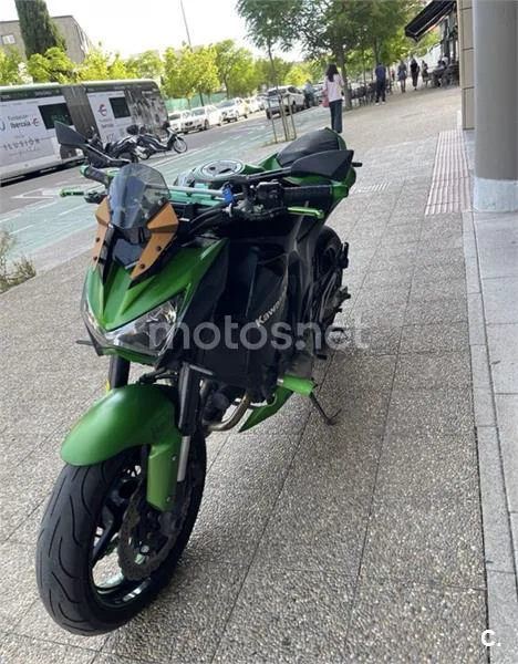 Kawasaki Z800 – Vista 4