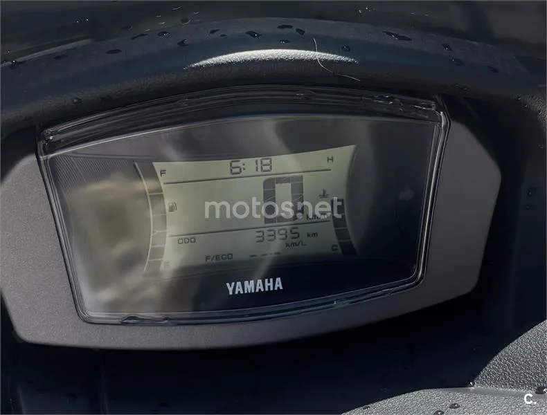 Yamaha NMAX – Vista 4