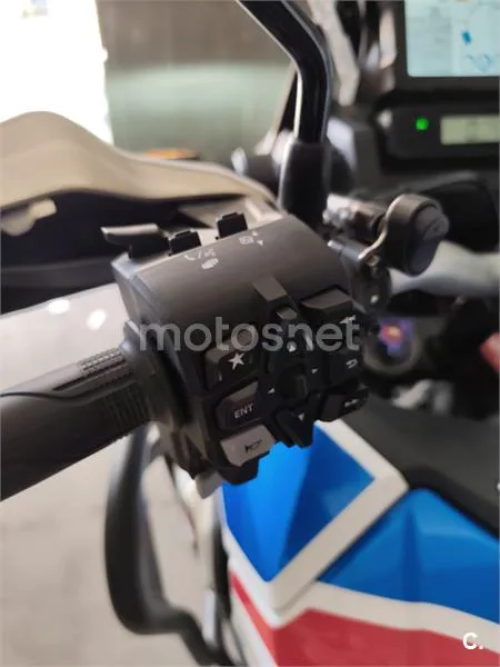 Honda CRF1100L Africa Twin - Vista 11
