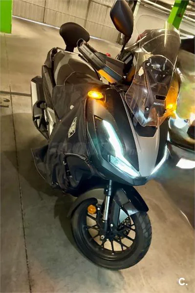 Honda ADV 350 – Vista 4