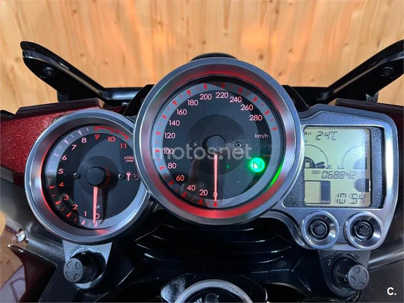 Yamaha FJR 1300 – Vista 25