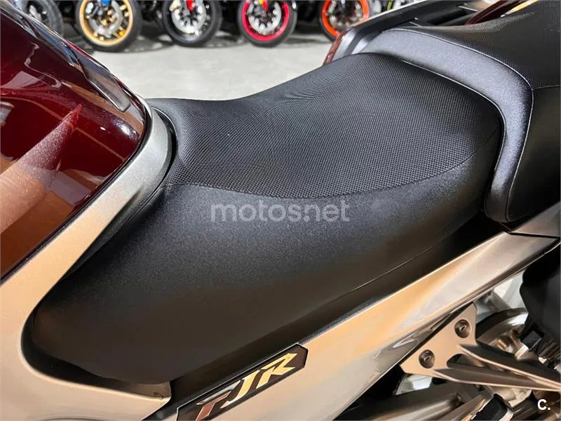 Yamaha FJR 1300 – Vista 75