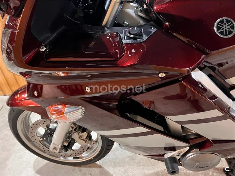 Yamaha FJR 1300 – Vista 85