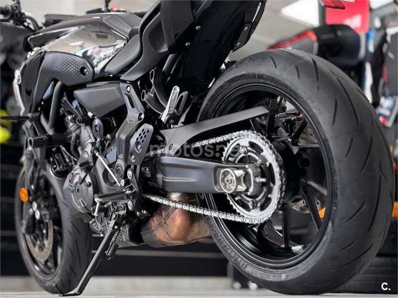 Yamaha MT-07 – Vista 8