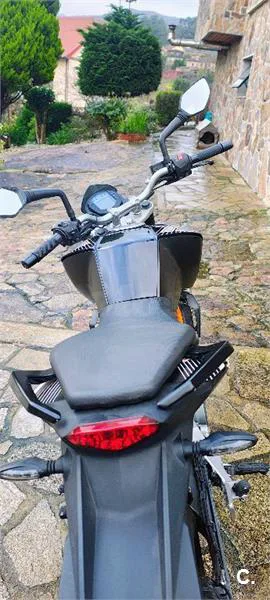 KTM 390 Duke – Vista 3