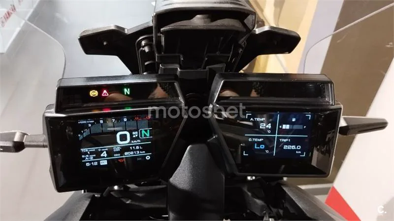 Yamaha Tracer 9 – Vista 15